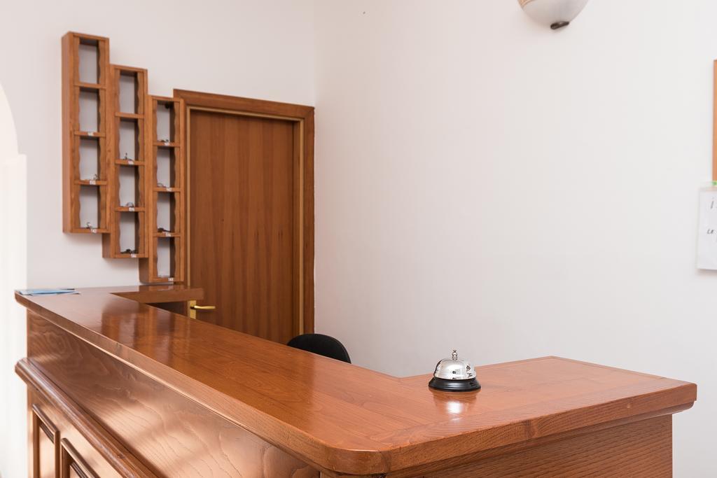 Fumerie Hotel